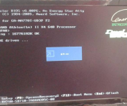 电脑BIOS自检界面反复重启